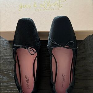 Black Women's Flats